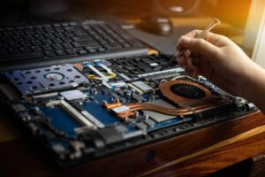 Laptop Ekran Flex Tamiri